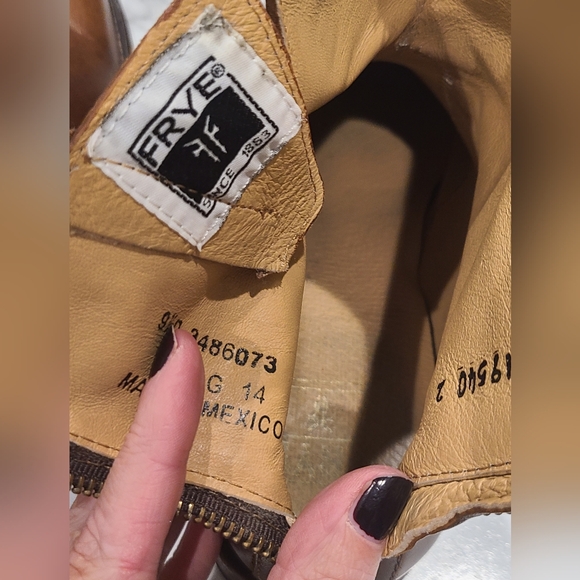 FRYE Cognac Tyler Engineer Brown Leather Ankle Boots 9.5 - Picture 4 of 16